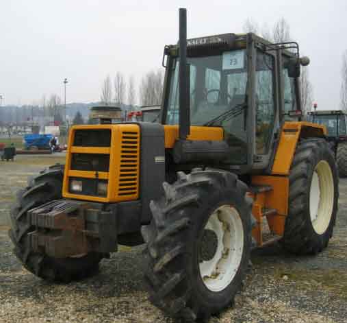 TRACTEUR AGRICOLE RENAULT 133-14 TS   1987