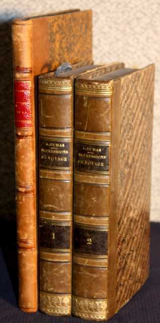 LOT DE 3 OUVRAGES COMPRENANT : TOME 1 &amp; 2 DE L' IMPRESSIONS DE VOYAGES PAR ALEX. DUMAS, PARIS, 1840, LIBRAIRIE DE CHARLES GOSSELIN. LA SERVITUDE VOLONTAIRE PAR ESTIENNE DE LA BOETIE, PARIS, 1835, CHEZ PAUL DAUBREE ET CAILLEUX EDITEURS.