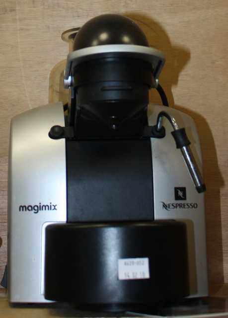 MACHINE A CAFE NESPRESSO MAGIMIX.