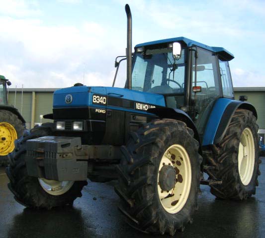 TRACTEUR AGRICOLE NEW HOLLAND FORD 8340 SLE 4 RM 4 RM 2004