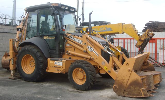 TRACTOPELLE CASE 590 SUPER R SERIES 2 4 RM DIFFERENTIEL
