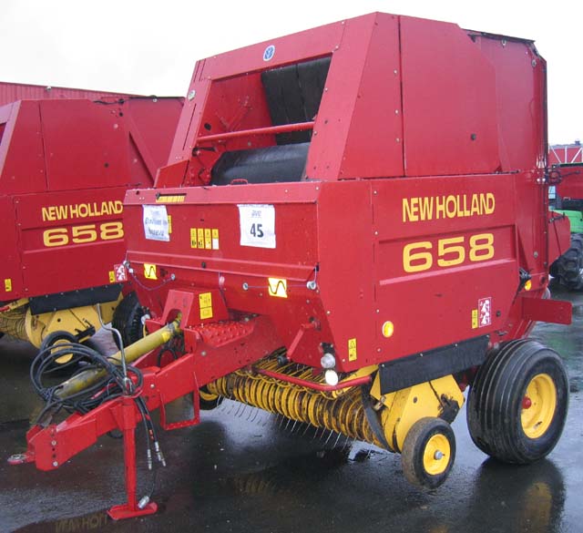 PRESSE A BALLES RONDES NEW HOLLAND 658  