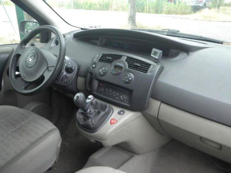 VOITURE RENAULT GRAND SCENIC 1.9 DCI 120 CONFORT EXPRESSION 2005