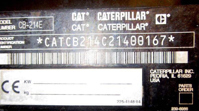 ROULEAU COMPACTEUR TANDEM CATERPILLAR CB-214E 2450 KG