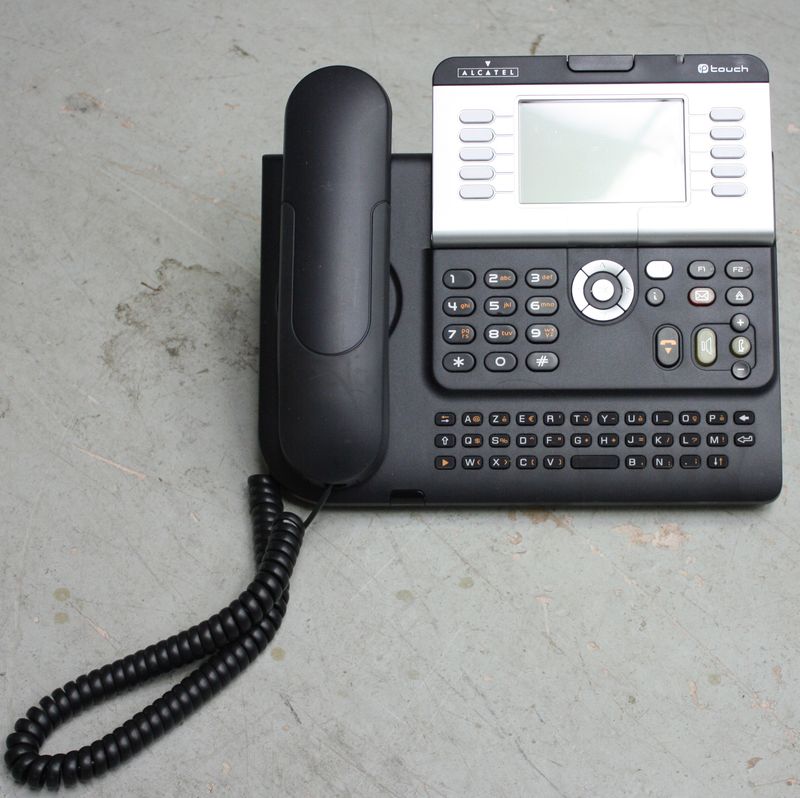 74 POSTES TELEPHONIQUES DE MARQUE ALCATEL DONT : 12 MODELE 4038 ET 62 MODELE 4028.