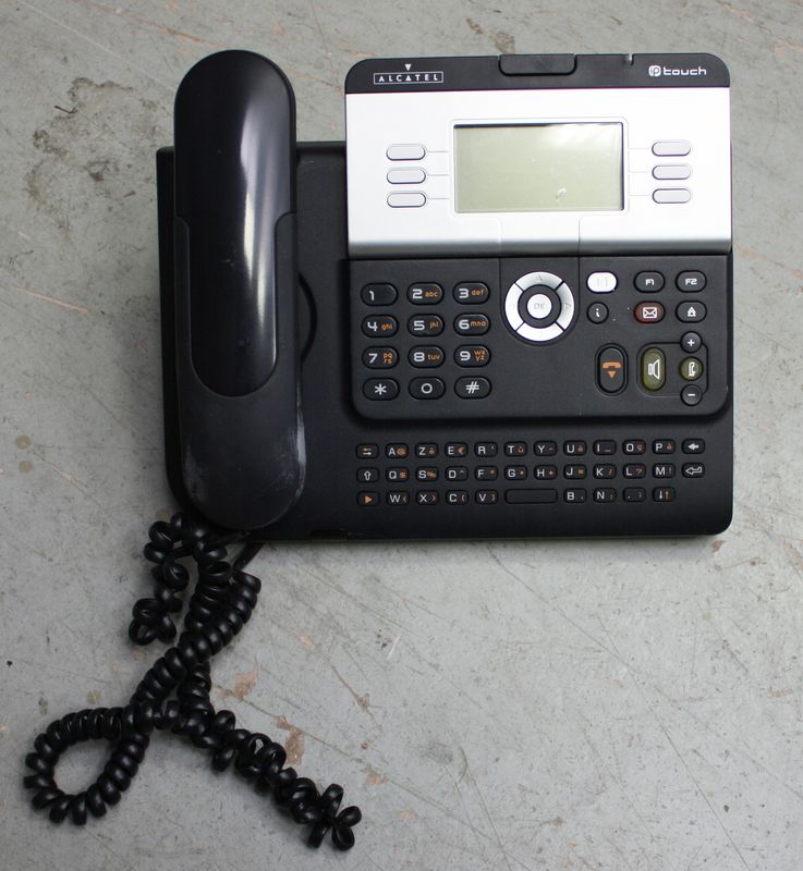 74 POSTES TELEPHONIQUES DE MARQUE ALCATEL DONT : 12 MODELE 4038 ET 62 MODELE 4028.
