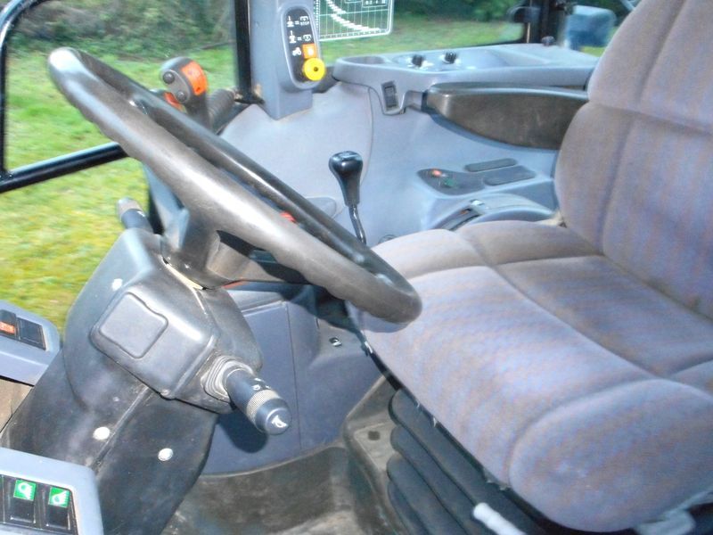 TRACTEUR AGRICOLE NEW HOLLAND TS115 4 RM 1999