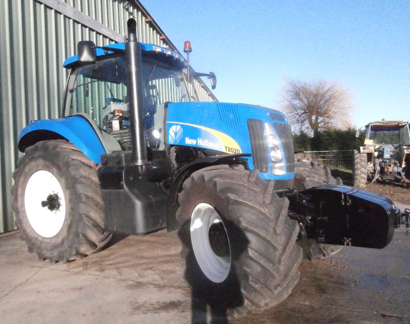 TRACTEUR AGRICOLE NEW HOLLAND T8020 4 RM 2009
