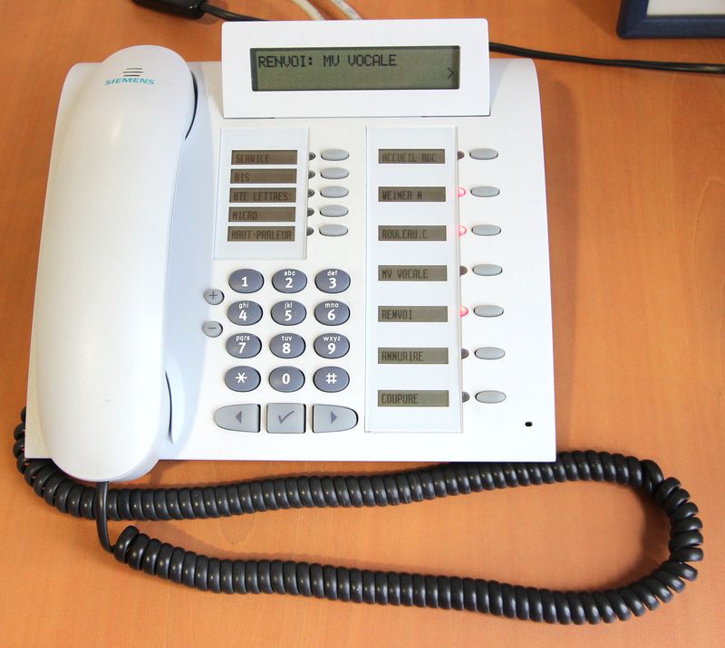 109 TELEPHONES IP DE MARQUE SIEMENS MODELE OPTIPOINT420, POE.