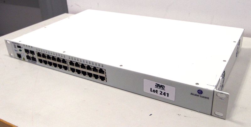 SWITCH DE MARQUE ALCATEL-LUCENT MODELE OMNISWITCH 6400-24.