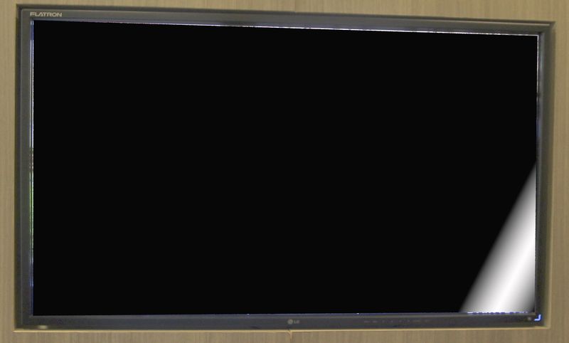 TELEVISION A ECRAN LCD OU LED DE 42 POUCES DE MARQUE LG MODELE FLATRON. SALON D'ACCUEIL EDC C.
