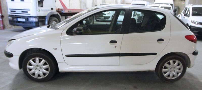 VOITURE PEUGEOT 206  1.4 INJECTION 2002