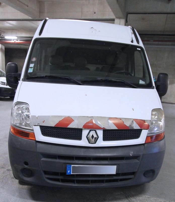 RENAULT Master II Phase 2 L2H2 DIESEL 2.2 L DCi 16V Fourgon 90 CV 156000  KMS 5 PLACES REPRISE - Utilitaires