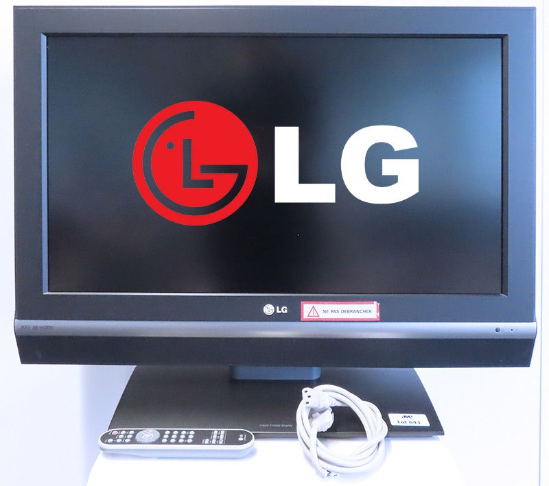 TELEVISEUR A ECRAN LCD DE 32 POUCES DE MARQUE LG MODELE 32LC2R-ZJ. ETAGE DE LOCALISATION : 17