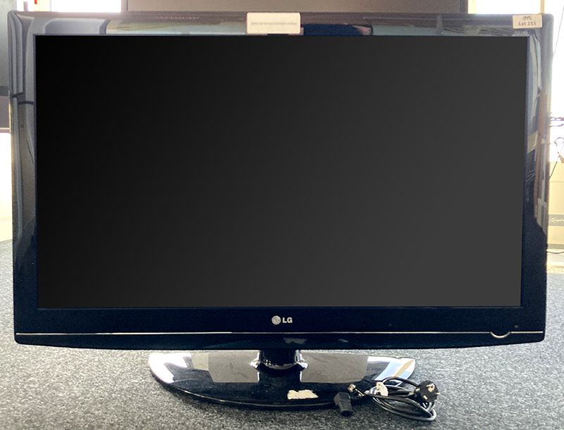 TELEVISION A ECRAN LCD DE 42 POUCES DE MARQUE LG MODELE 42LG5500. ETAGE DE LOCALISATION : 16