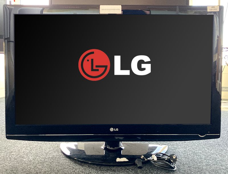 TELEVISION A ECRAN LCD DE 42 POUCES DE MARQUE LG MODELE 42LG5500. ETAGE DE LOCALISATION : 16