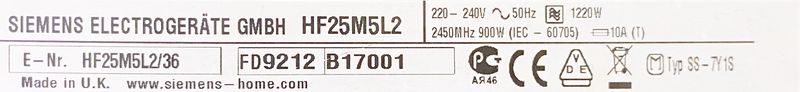 1 UNITE. FOUR MICRO-ONDES SEMI PROFESSIONNEL ENCASTRABLE 900 WATT DE MARQUE SIEMENS MODELE HF25M5L2/36. 38 X 59,5 X 31,5 CM.