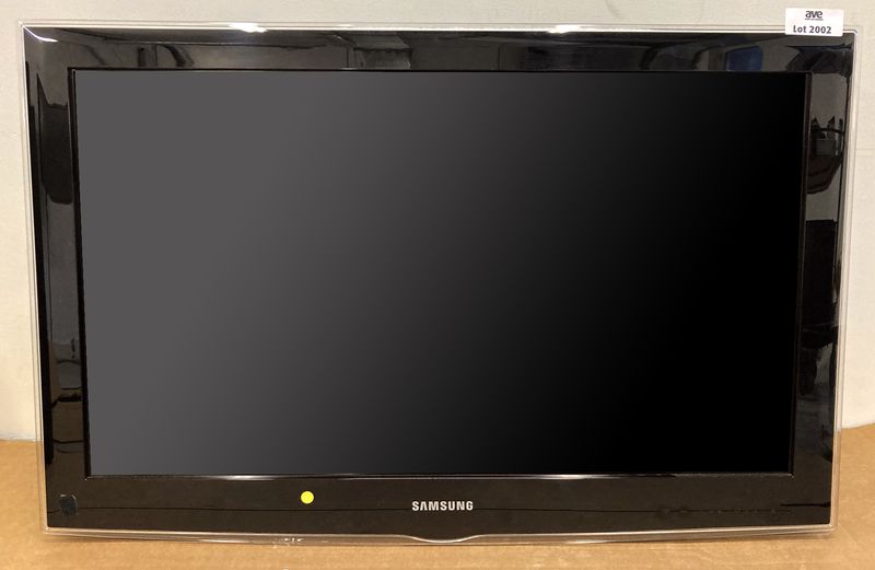 TELEVISION A ECRAN LCD DE 32 POUCES DE MARQUE SAMSUNG MODELE LE32D450G1WXZF. VENDU AVEC CABLE D'ALIMENTATION. BAT.N